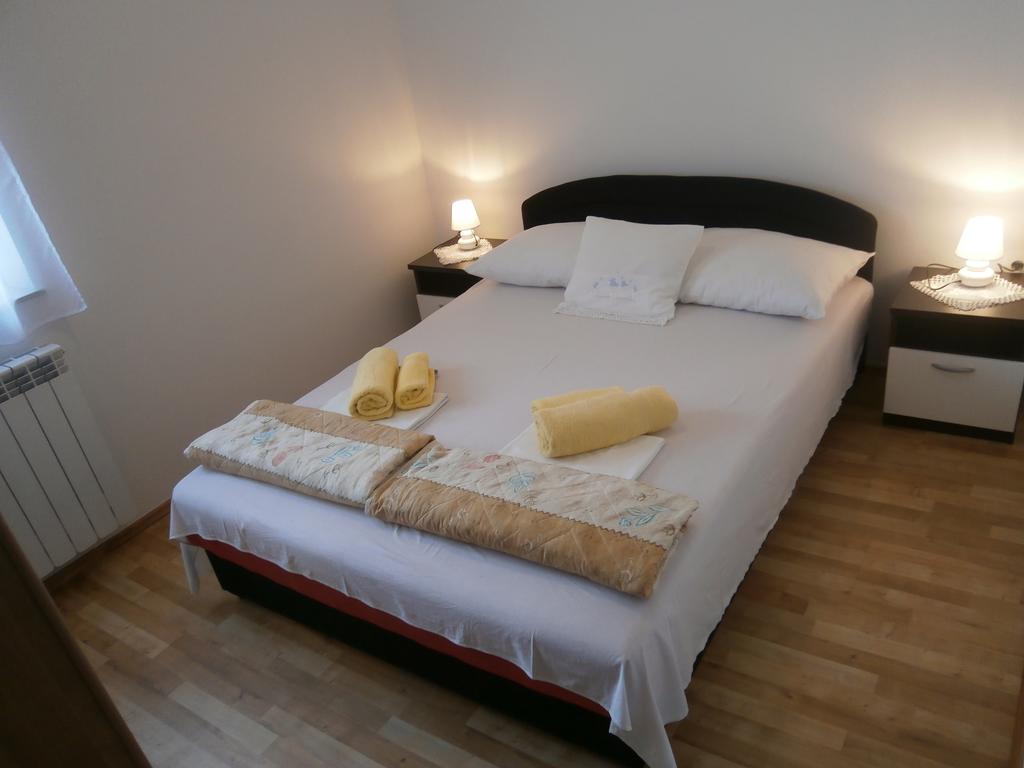 Apartments Crncic Šilo Kamer foto