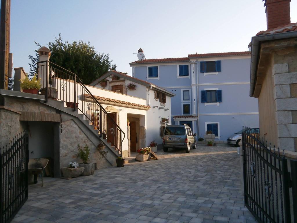 Apartments Crncic Šilo Buitenkant foto